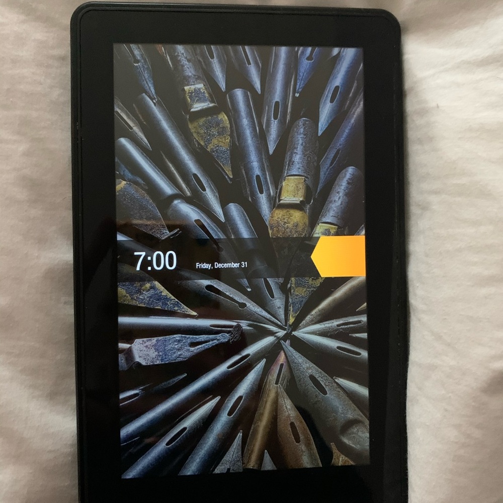 Kindle Fire - Picture 2 of 4